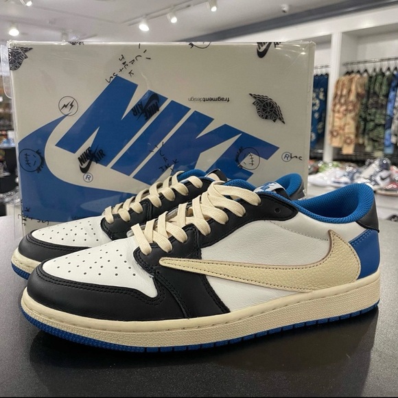 Nike Low Tops in Black White and Blue